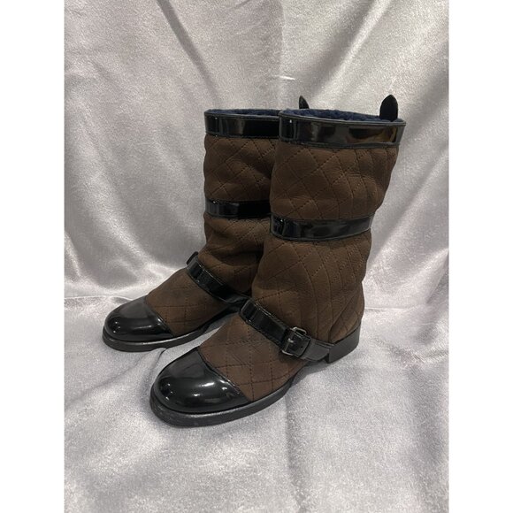 Chanel Coco Brown Matelasse Shearling Cap Toe Boots w Black Straps Silver Buckle - Picture 2 of 10